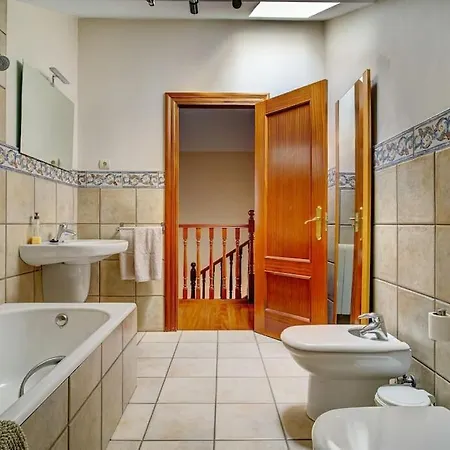 Duplex En Chalet Climatizado Y Garaje E-bi-200